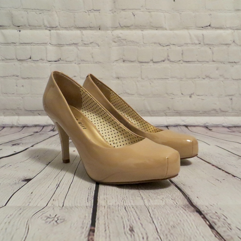 Madden Girl Platform Heels in Tan